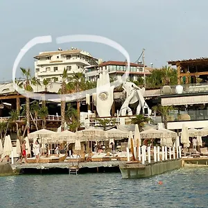 Dine , Ksamil Albanien