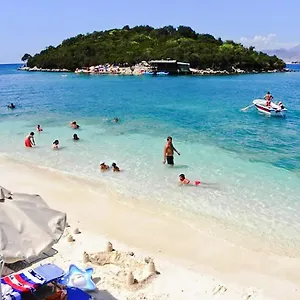 Petro's , Ksamil Albanien